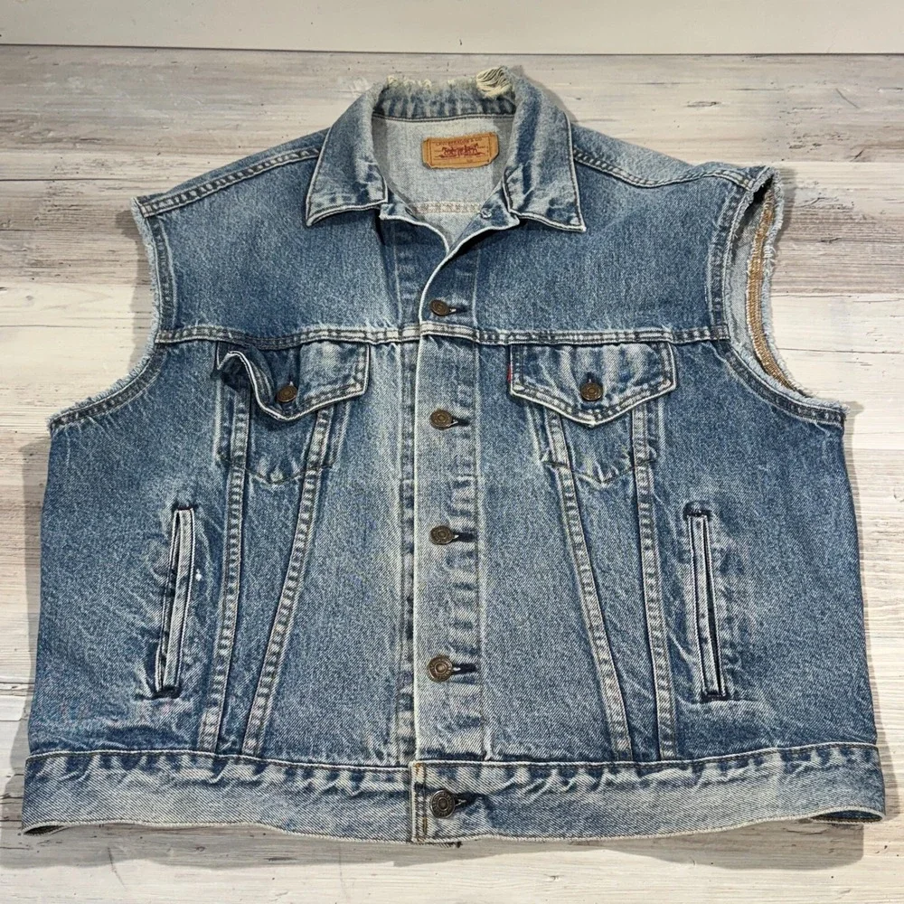 Vintage‎ Levi's Denim Jacket Vest Size M Harley Patch No Sleeves Rat Rod Cut